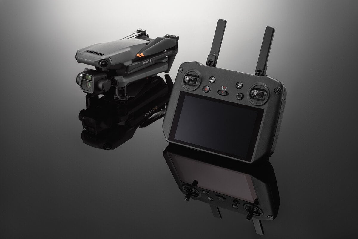 DJI Mavic 3 Cine Premium Combo